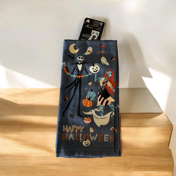 NEW Disney Tim Burton's The Nightmare Before Christmas Set Tea Towels Halloween - Picture 2 of 5